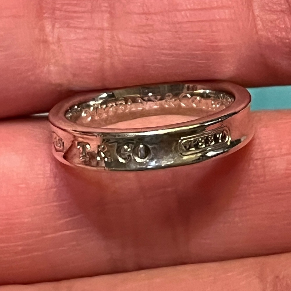 Tiffany & Co. 1837 Narrow Band
